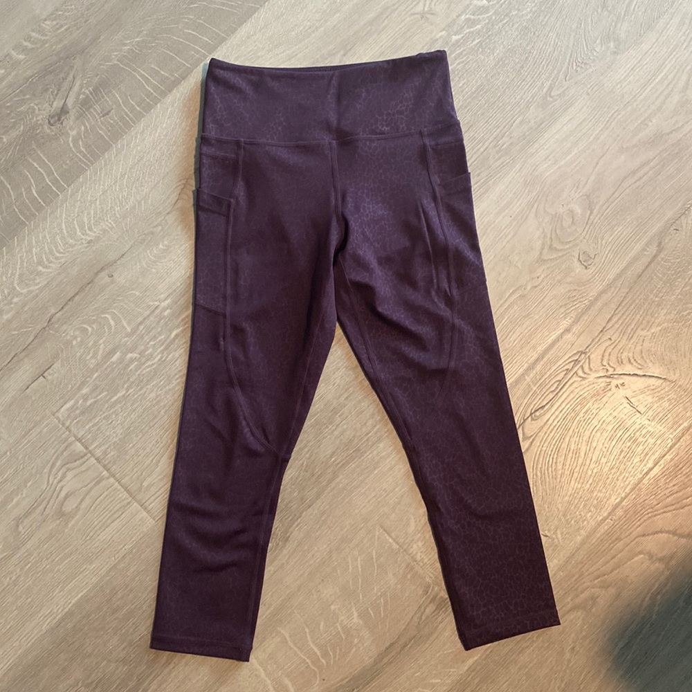 Woman’s capri length leggings with pockets
